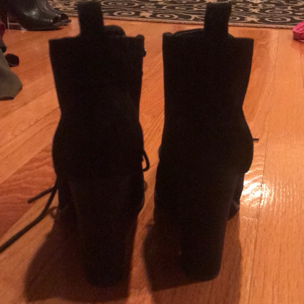 ALDO genuine leather heeled boots - Picture 3 of 7